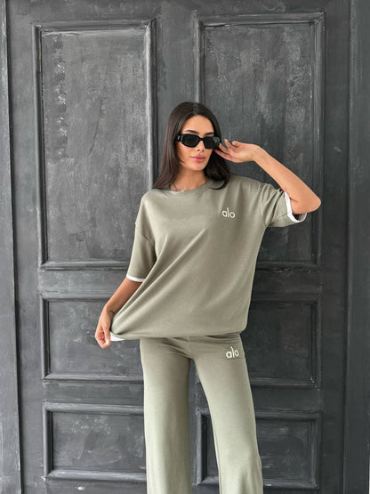 Ensemble t-shirt court et pantalon brodé alo